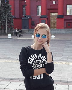 Валя Іващенко