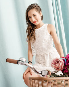 Карина Леонова