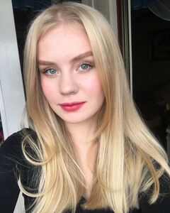 Анна Ніжинська