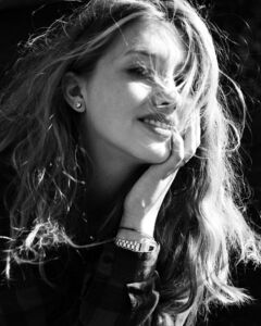 Юля Бурдина.