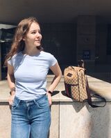 Олена Погоріла