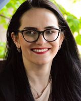 Олена Іванова