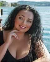 Olga Plus-size model