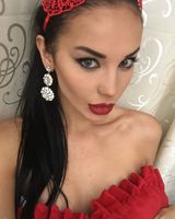 Анна Оксамитна