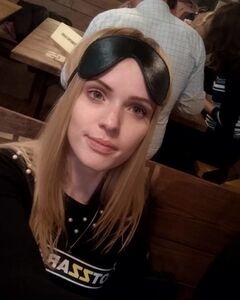 Альона Попова