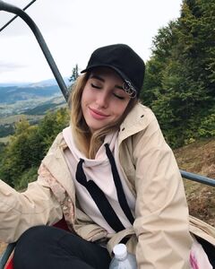 Анна Яценко