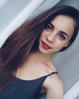 Олена Ушакова