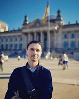 Артур Озеров