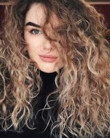 Анна Ди