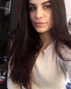 Белла Гутнова