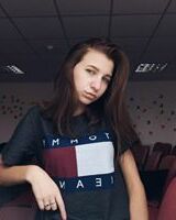 Анна Мирошниченко