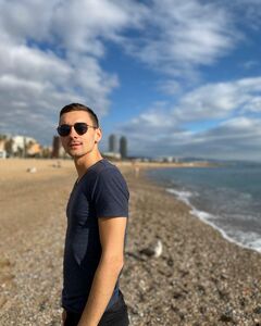 Іскрик Антон