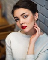 Юлія Отрощенко