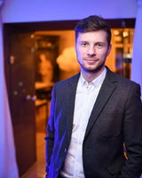Роман 