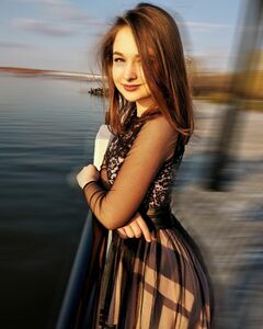 Алина Махиня