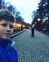 Влад Олійник
