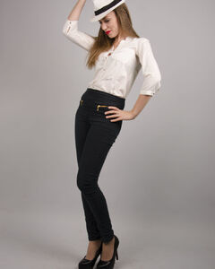 Аліна Стогній