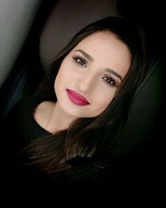 Анна-Каріна Лозова