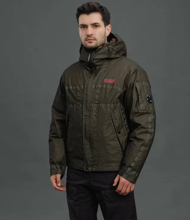 Чоловіча демісезонна куртка: найкращі стильні варіанти для перехідних сезонів