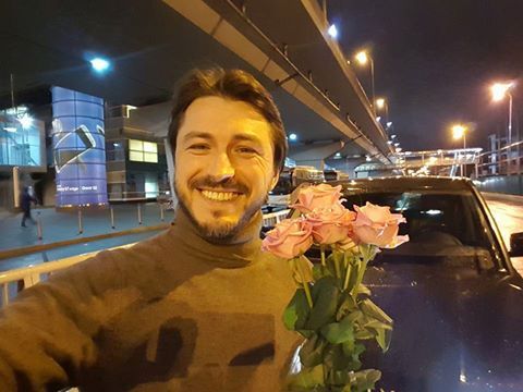Сергій Притула з квітами
