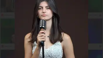 Для знімання музикально розважальних кліпів з метою реклами караоке-клуба, потрібні дівчата, моделі