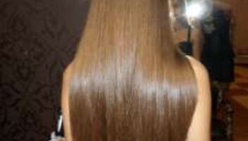 Модель на биовыравнивание волос