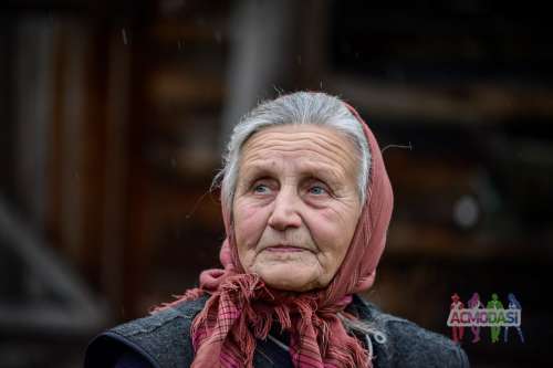 01.12 женщина 65-75 лет. Владение украинским языком.