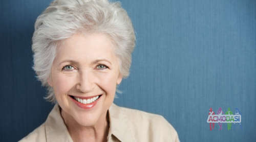 Активная позитивная женщина 55 лет и старше на роль бабушки (Сток). Желательно с седыми волосами. 