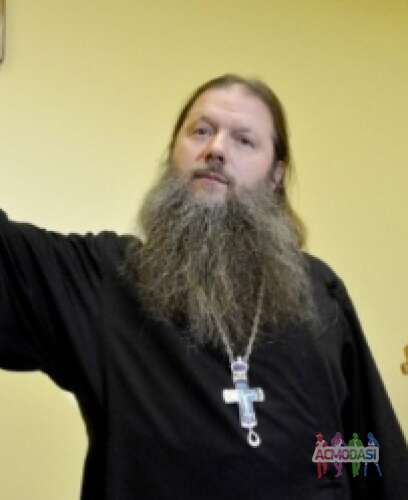 На роль священника для відеокліпу потрібен чоловік 45-60 років з довгим волоссям максимально схожий на батюшку