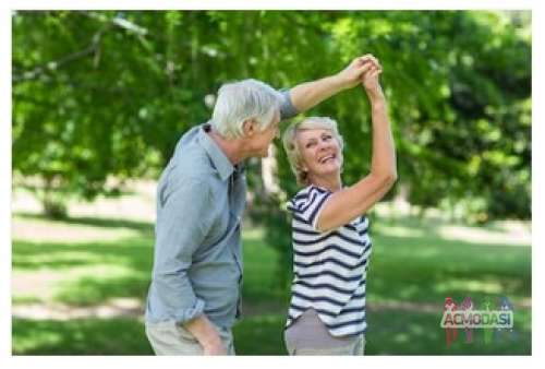 актеры 55-75 лет на роль пары для стокового видео