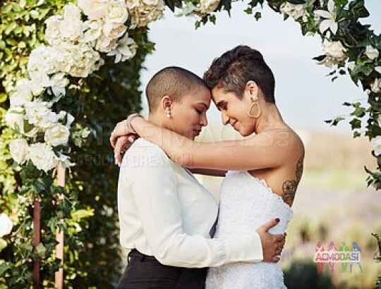 Девушки на ЛГБТ пару (свадьба)