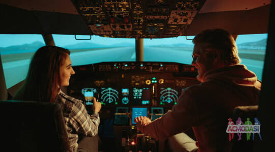 Хлопець та дівчина для промо Авіасимулятора Boeing-737