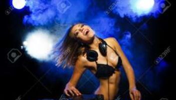 КИЕВ ТФП Ищу девушку для съёмки DJ Sexy Swag в студии.