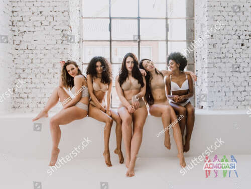 Девушка азиатской внешности,съёмка в белье.Фотостоки.
