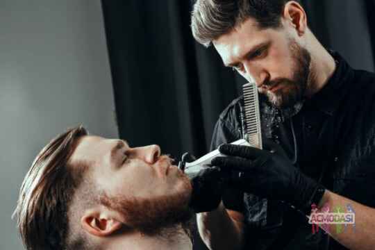 Головна роль у рекламний ролик чоловічої косметології для бороди
