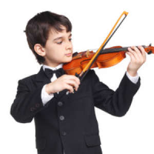 Терміново!!! Хлопчик, який грає на скрипці. Відеозйомка!