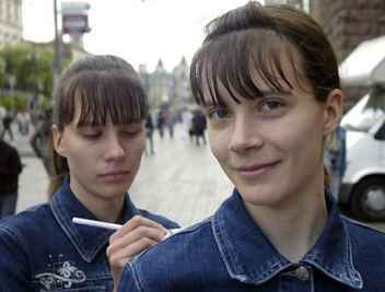 ТРК Украина , шоу перевоплощений "Місія краса" - близнецы участники