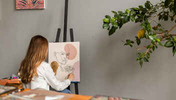Реклама для студии интуитивного творчества Isaeva Gallery