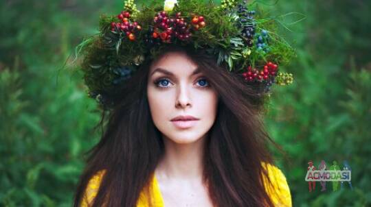 Українська красуня для зйомок у патріотичній соціальній рекламі з зірками