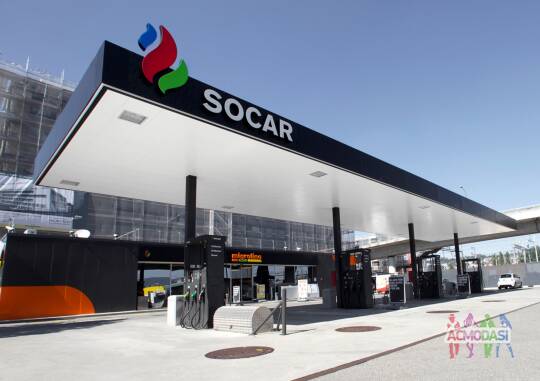 Жіноча роль в рекламному відеоролику мережі автозаправок Socar