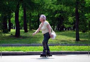 Женщина 50-65 лет, умеющая кататься на РОЛИКАХ - кастинг на рекламу