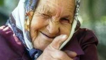 для съемки фильма ищем бабушку 70-80 лет!