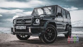 Парень на съемку c Mercedes Gelandewagen