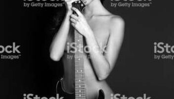 Топлесс или закрытый топлесс с электрогитарой (Киев, ТФП)