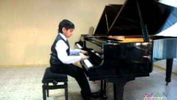 Мальчик - пианист. 6-11 лет.Киев.