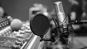 Диктор носій арабської мови