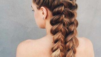 Девушки на съемку плетения косичек, компания bodo