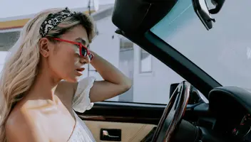 Шукаю модель для фотосесії в кабріолеті (авто без даху)