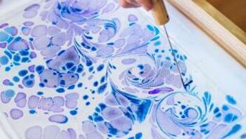 Девушка на съемку "Рисунки на воде"