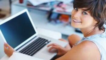 Для съемок в тв-проекте ищем девушку, которая пытается познакомиться в Интернете